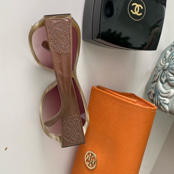 Tory Burch - Picture 2 of 4